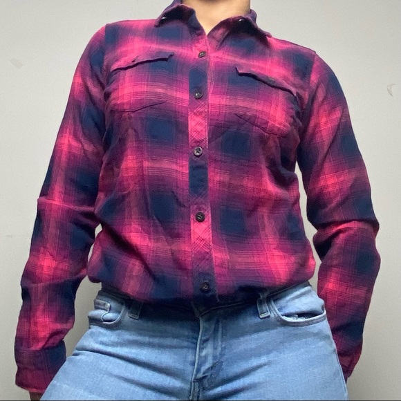 - Eddie Bauer Plaid Button down - Picture 4 of 12